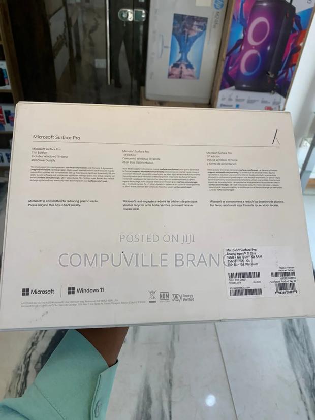 New Microsoft Surface Pro 16GB Qualcomm Snapdragon X Plus SSD 256GB · Photo 1