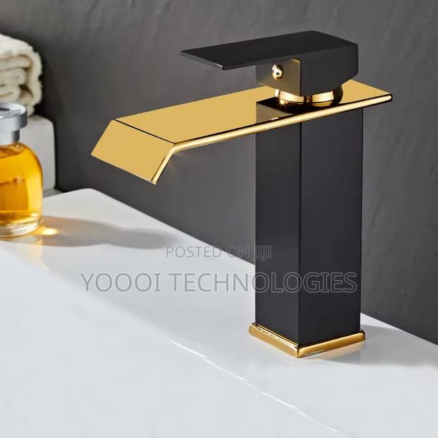 High Quality Brass Black Gold Sink Faucet Tap Mixer (Hot/Cold) · Photo 1
