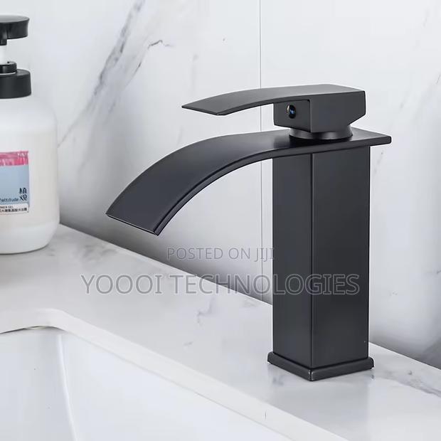 Matte Black Luxury Sink Tap Mixer (Hot/Cold) · Photo 4