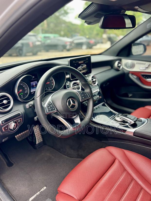 Mercedes-Benz C300 Sport 4dr AWD 4Matic Sedan (2.0L 4cyl 7A) 2015 · Photo 2