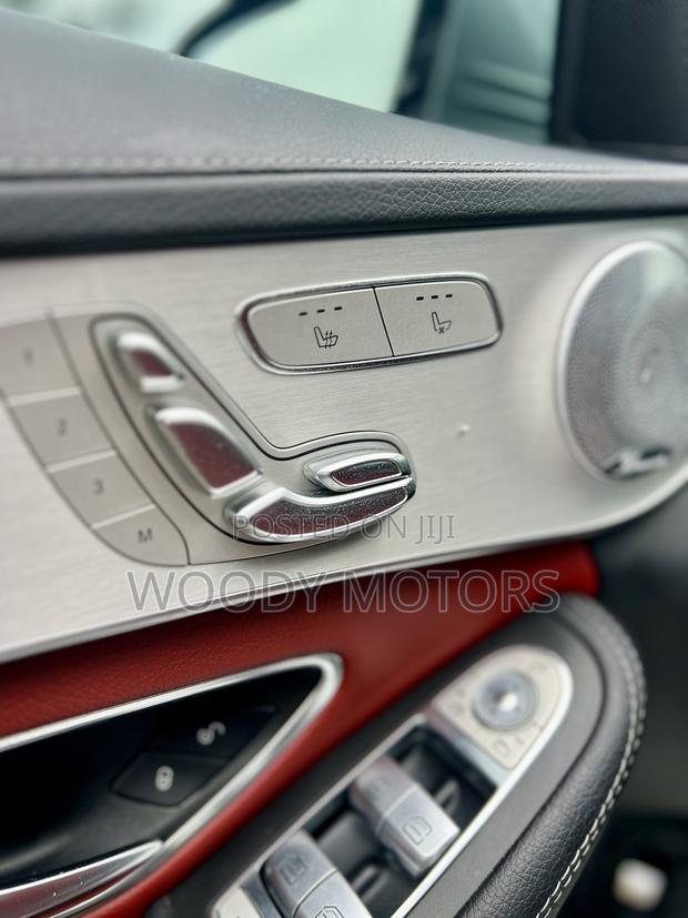 Mercedes-Benz C300 Sport 4dr AWD 4Matic Sedan (2.0L 4cyl 7A) 2015 · Photo 4