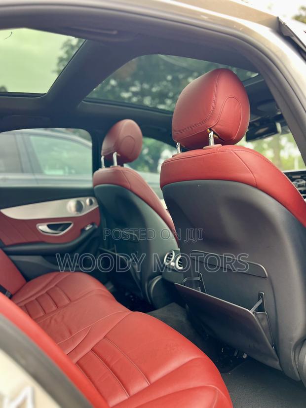 Mercedes-Benz C300 Sport 4dr AWD 4Matic Sedan (2.0L 4cyl 7A) 2015 · Photo 6