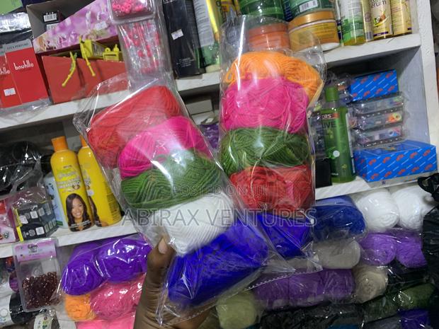 5pcs Yarn Set -Random Colors 25g Each (Beginners) Set · Photo 1