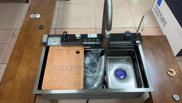 Multifunctional Waterfall Kitchen Sink(Nano) · Photo 1