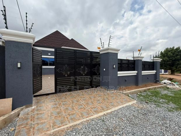 3bdrm House in Pokuase for sale · Photo 2