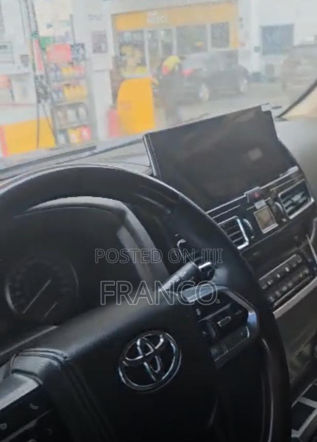 Toyota Land Cruiser 4.6 V8 GXR 2017 Black · Photo 5
