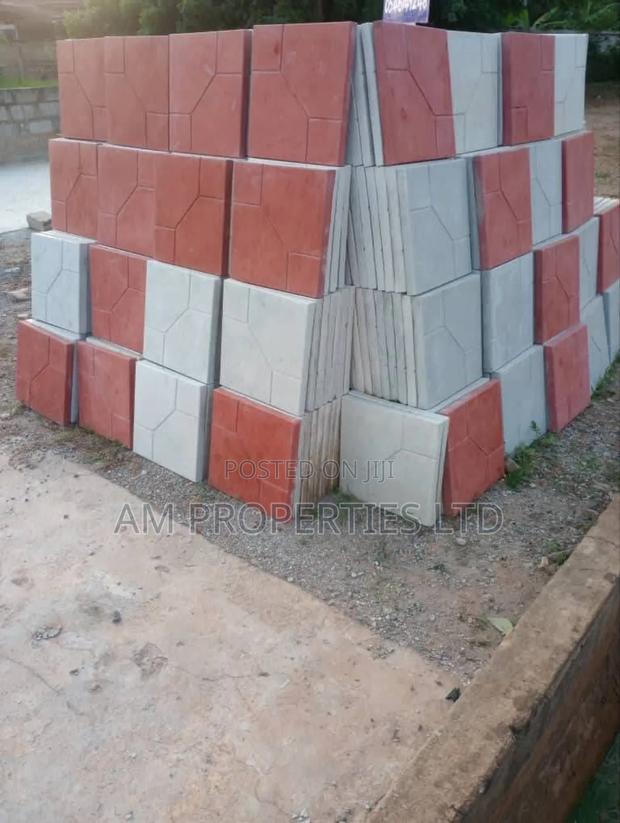 Pavement Blocks, Tiles and Kerbs · Photo 1