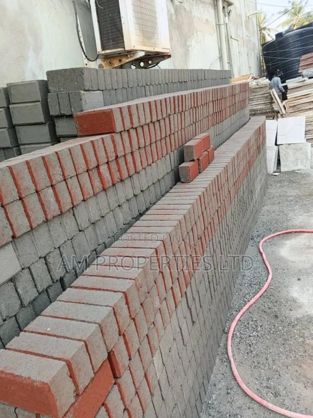 Pavement Blocks, Tiles and Kerbs · Photo 2