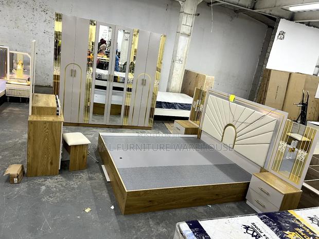 Modern Living Room Bedroom Set · Photo 1