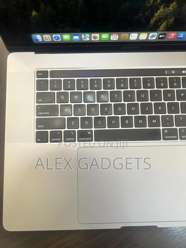 Laptop Apple MacBook Pro 2019 16GB Intel Core I7 SSD 512GB · Photo 1