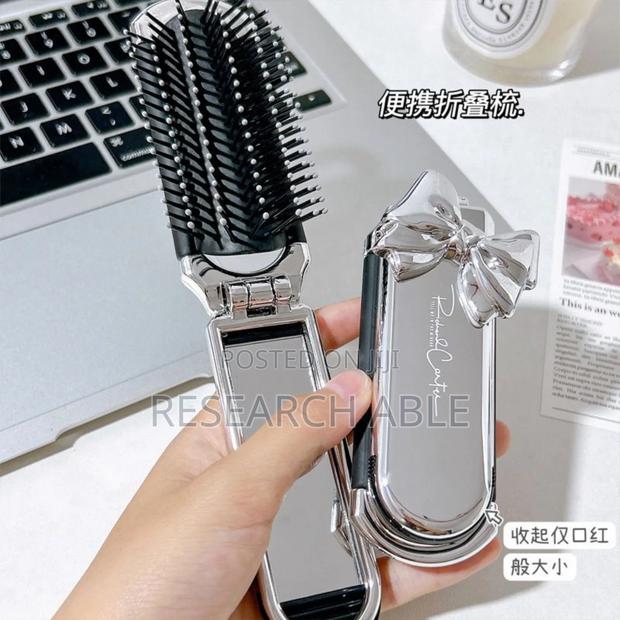 Portable Hair Brush · Photo 2