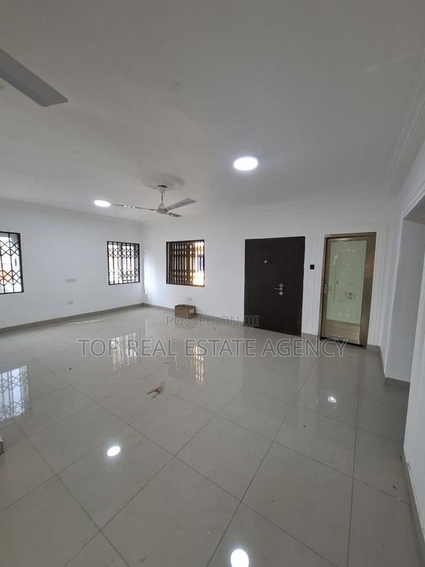 2bdrm Apartment in Adenta, Danfa for rent · Photo 2