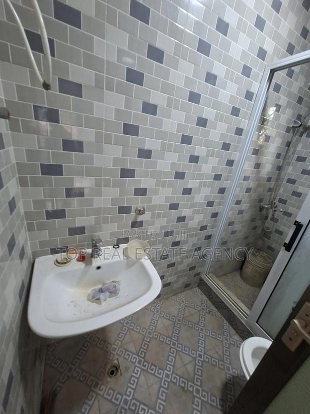 2bdrm Apartment in Adenta, Danfa for rent · Photo 7