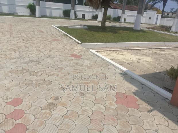 5bdrm House in Tema Community 10 for rent