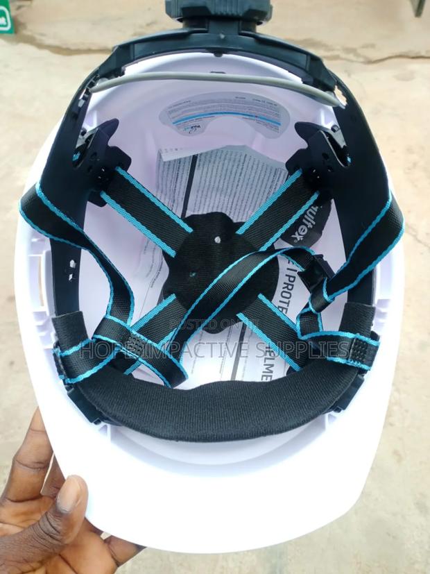 Safety Helmet With Vents. · Photo 2