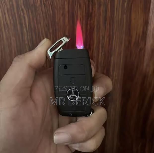 Benz Car Key Pendant Butane Lighter Windproof Flame Lighter · Photo 1