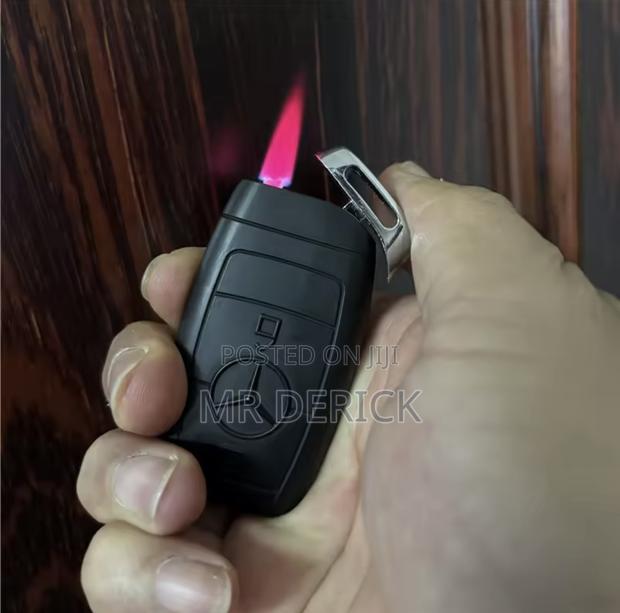 Benz Car Key Pendant Butane Lighter Windproof Flame Lighter · Photo 2