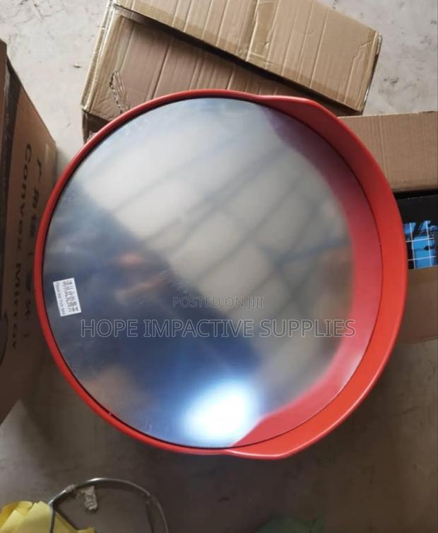 80cm Convex Mirror. · Photo 1
