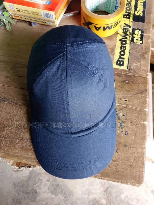 Safety Bump Cap Without Reflectors. · Photo 1