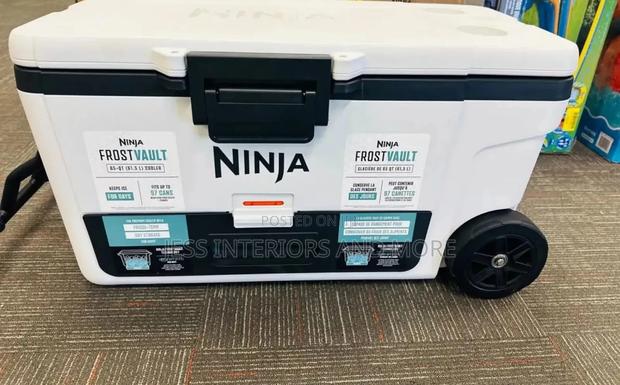 Ninja
Frostvault 65qt/61l Wheeled Cooler · Photo 2