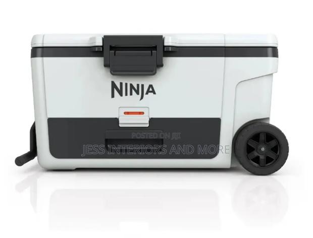 Ninja
Frostvault 65qt/61l Wheeled Cooler · Photo 1