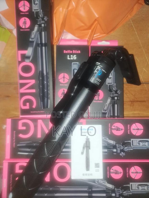Promo: 5 in 1 Selfie Tripod Stand · Photo 2