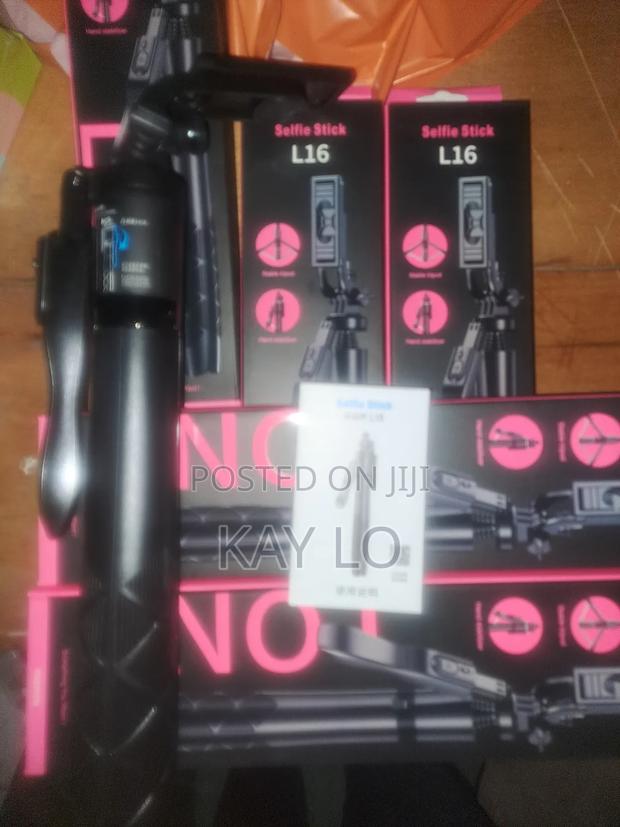 Promo: 5 in 1 Selfie Tripod Stand · Photo 3