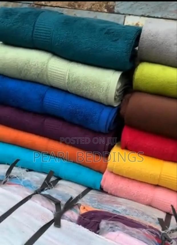 Premium Quality High Grade 100% Cotton Bath Towel Available In Colors · Photo 2