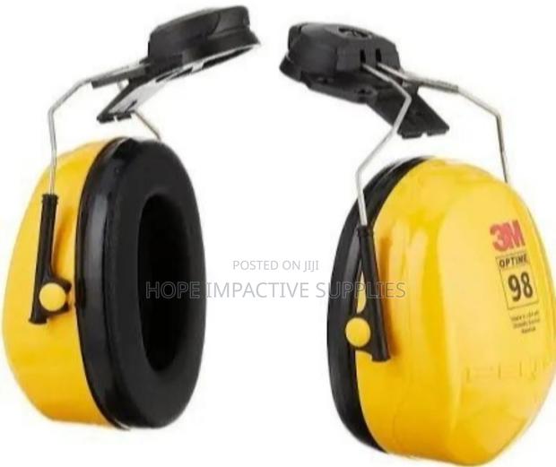 Helmet Mounted Earmuff(3m & Vaultex) · Photo 2