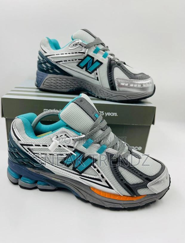 New Balance 1906 R Silver Green N Orange · Photo 1