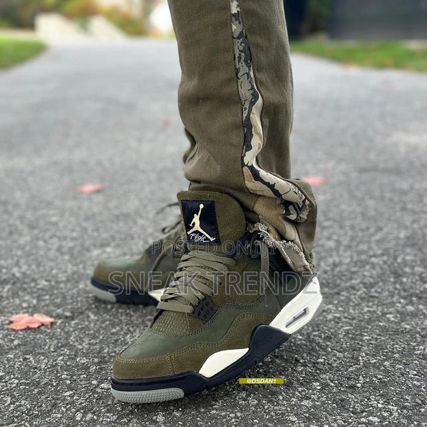 Air Jordan R4 Og Amry Green Black N White · Photo 2