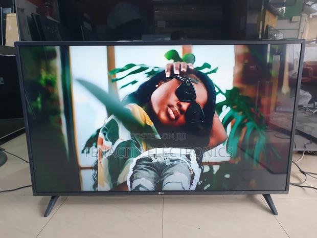 43"Lg Uhd HDR Smart Satellite Tv · Photo 3