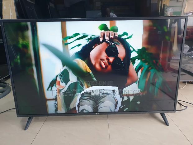 43"Lg Uhd HDR Smart Satellite Tv · Photo 7