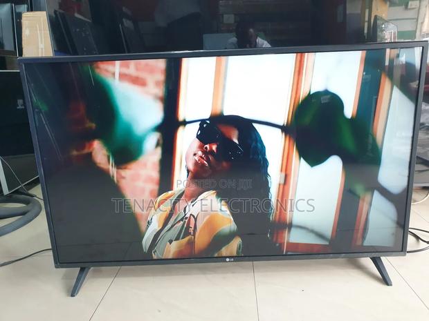 43"Lg Uhd HDR Smart Satellite Tv · Photo 8