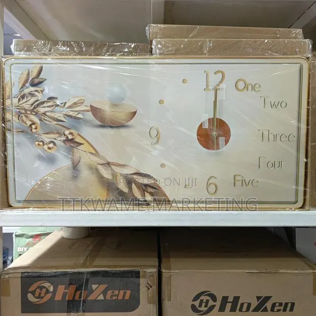 Digital and Analog Clock · Photo 1