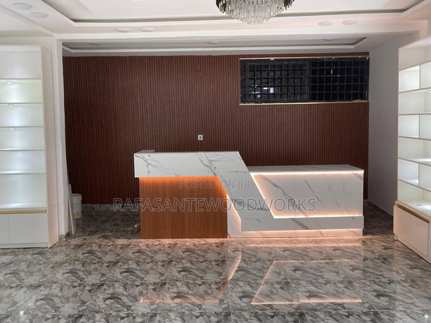 Raf Counter With Laminated Boards and Lights · Photo 1