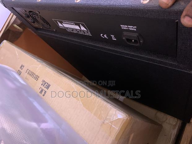 Marshall Ba-400 Bass Guitar Combo · Photo 3