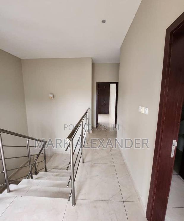 Furnished 3bdrm Apartment in Madina for sale · Photo 7