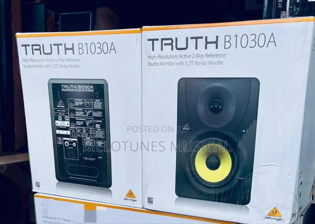Behringer Truth B1030a High-Resolution, Active 2-Way Studio Monitor. · Photo 1