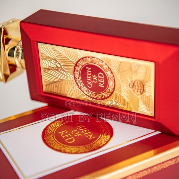 Queen of Red Perfume · Photo 1