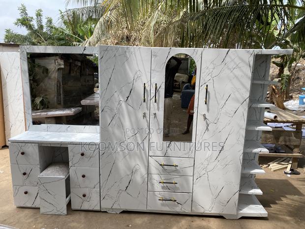 Quality Wardrobe and Dressing Mirror Payment on Delivery · Photo 1