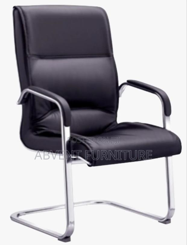 Modern New Visitors Chair · Photo 1