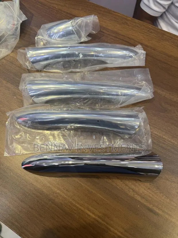 Chrome Door Handle Cover for Hyundai Sonata/Tucson 2011 to 2014 · Photo 1