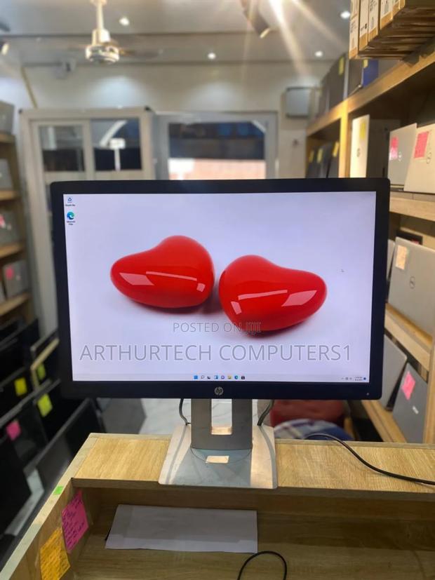 Hp Elite Display E242 Monitor · Photo 1