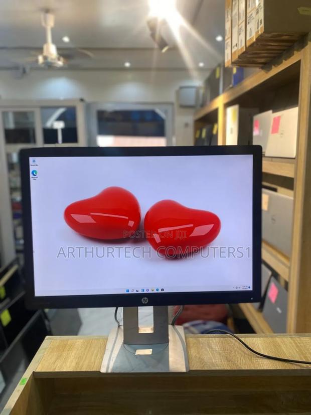 Hp Elite Display E242 Monitor · Photo 3