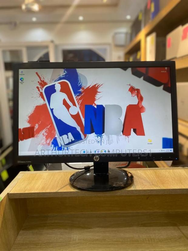 Hp Compaq La2206x Monitor · Photo 1