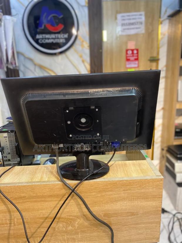 Hp Compaq La2206x Monitor · Photo 4