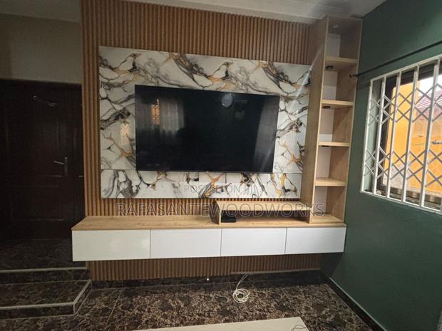 Raf Tv Unit With Well Panel · Photo 2