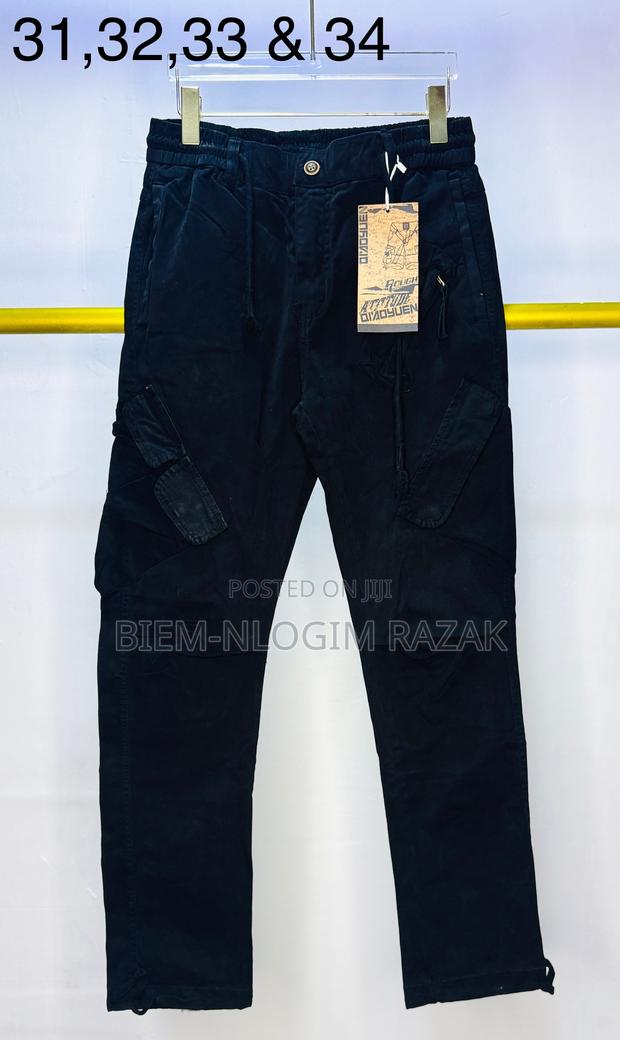 Original Cargo Trousers Available in Stock · Photo 3