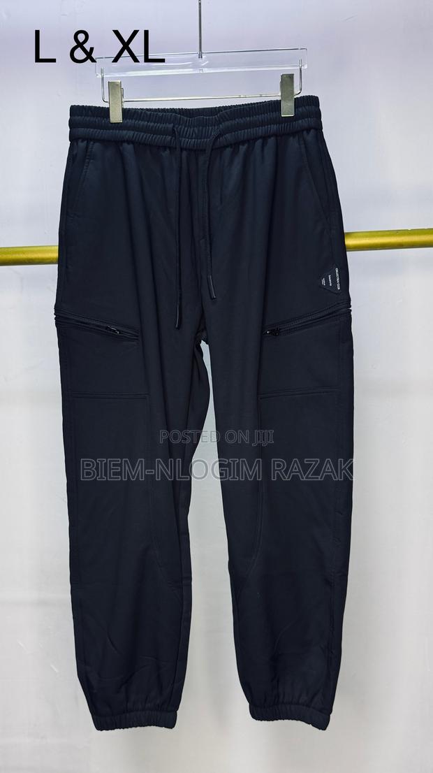 Original Cargo Trousers Available in Stock · Photo 7
